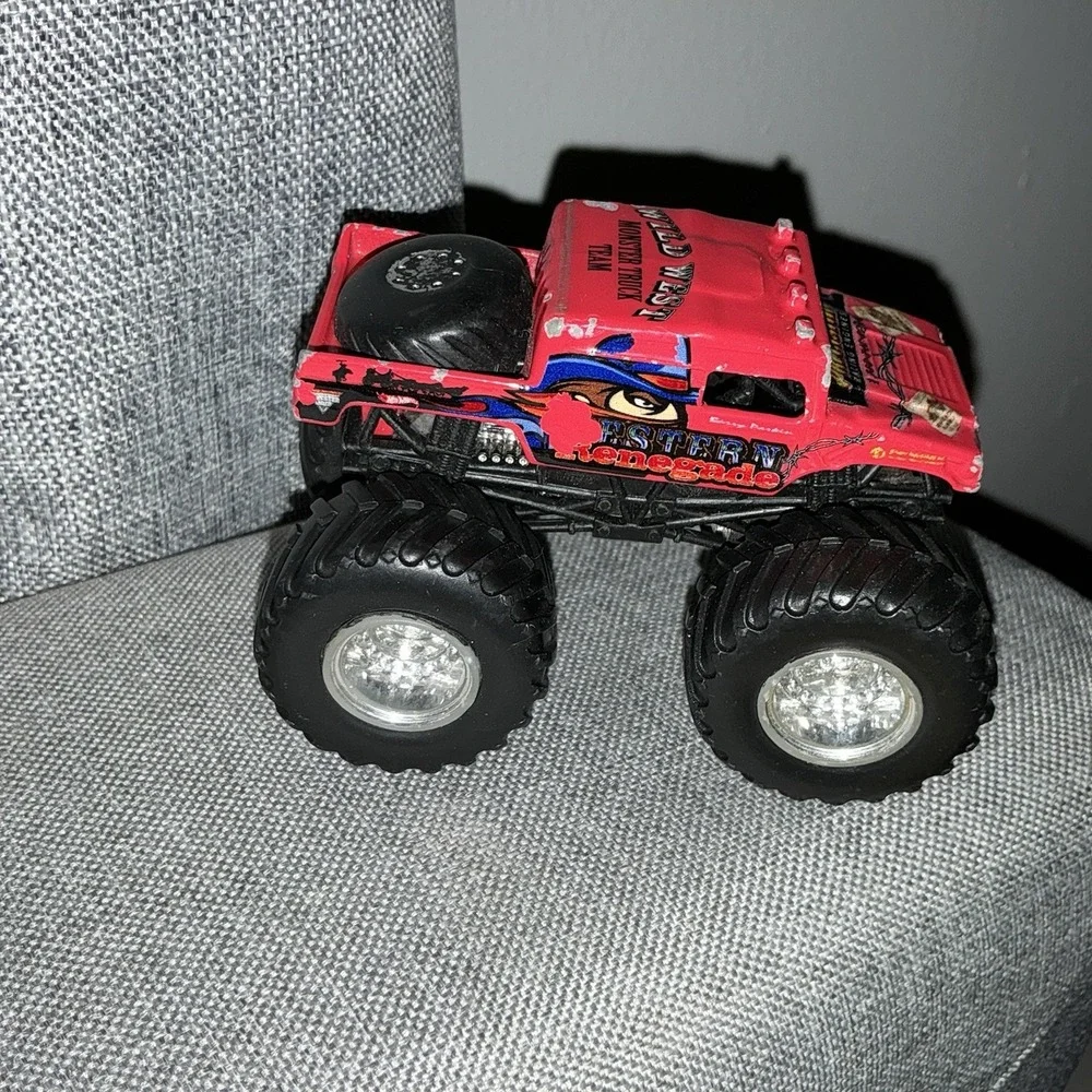 Monster Jam WESTERN RENEGADE‎ WILD WEST Silver Rims Hot Wheels 1:64